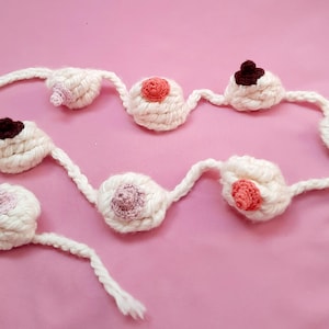 Tittie Garland ENG CROCHET PATTERN