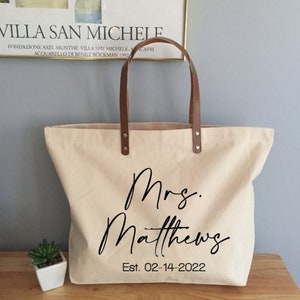 Mrs Last Name with Date Tote bag, Personalized Bride Bag, Wedding Date Tote Bag, Bridal Shower Gift, Gift For Bride, Bridal Gift, Honeymoon