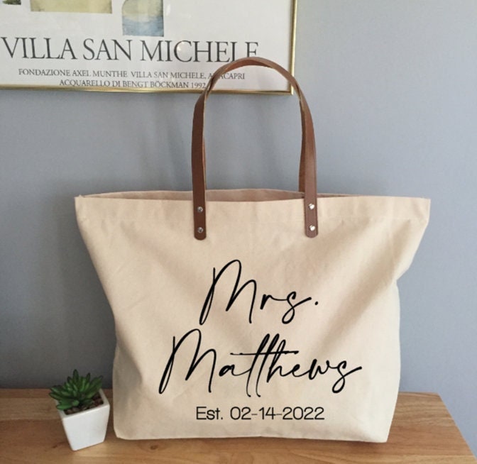 Mrs Last Name with Date Tote bag, Personalized Bride Bag, Wedding Date Tote Bag, Bridal Shower Gift, Gift For Bride, Bridal Gift, Honeymoon