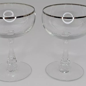 1950&#39;s Vintage Champagne Coupe Glass With Platinum Ring Set of 2
