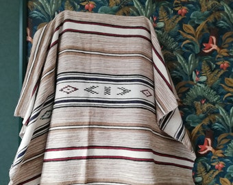 PLAID traditionnel marocain- dessus de Lit - Couverture traditionnelle. Plaid Marocain- FAIT MAIN