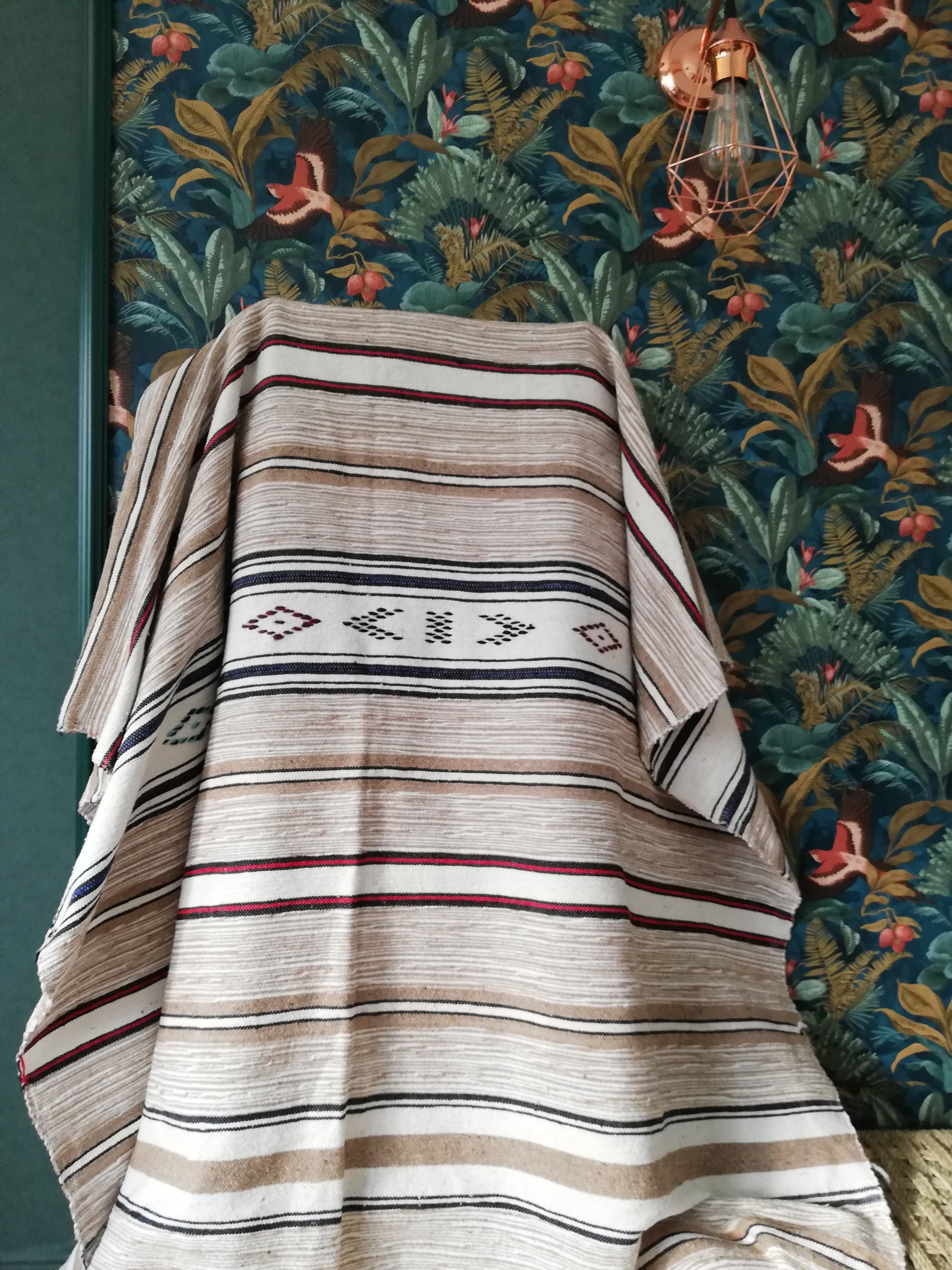 Plaid Traditionnel Marocain- Dessus de Lit - Couverture Traditionnelle. Plaid Marocain- Fait Main