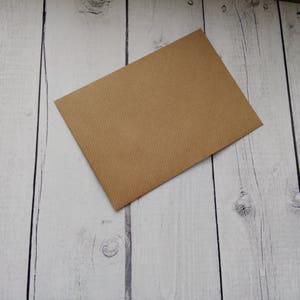 carte d'amie astucieuse, carte d'anniversaire pour couturière ou couturière, carte d'artisan, carte avec images de couture, ciseaux à l'ancienne image 2