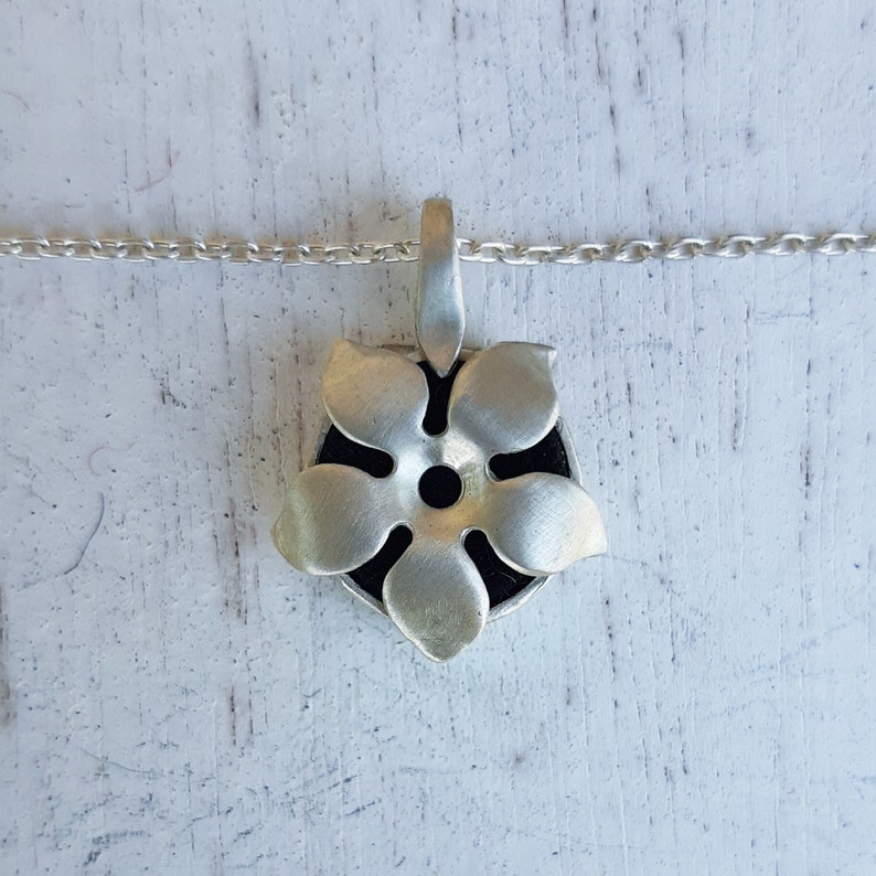Aromatherapy Jewelry Essential Oil Diffuser Pendant Sterling Silver Locket Necklace Yoga Jewelry