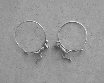 Örhängen i sterlingsilver med figurativ bild