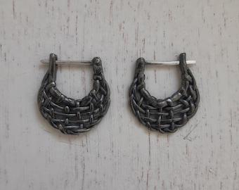 Oxidized silver woven earrings, snap hook closure.