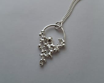 Hänge i sterlingsilver med struktur - Inspirerad av dimmigt glas