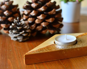 Minimal style "Comet" wooden candle holder.