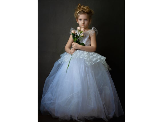 white tulle girls dress
