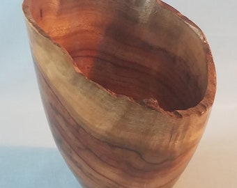 Natural Edge bowl (7" x 7")