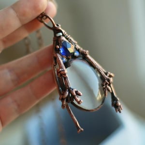 Lente d&#39;ingrandimento, Collana con lente d&#39;ingrandimento grande, Ciondolo con ramoscello di rame, Collana con cristallo blu, Ciondolo con lente d&#39;ingrandimento, Ciondolo con lente d&#39;ingrandimento, Gioielli utili
