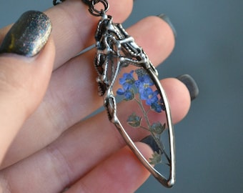 Forget me not flower necklace, Flower jewellery, Real plant necklace, Botanical, Dried plants, Pressed flowers jewellery, Nature pendant