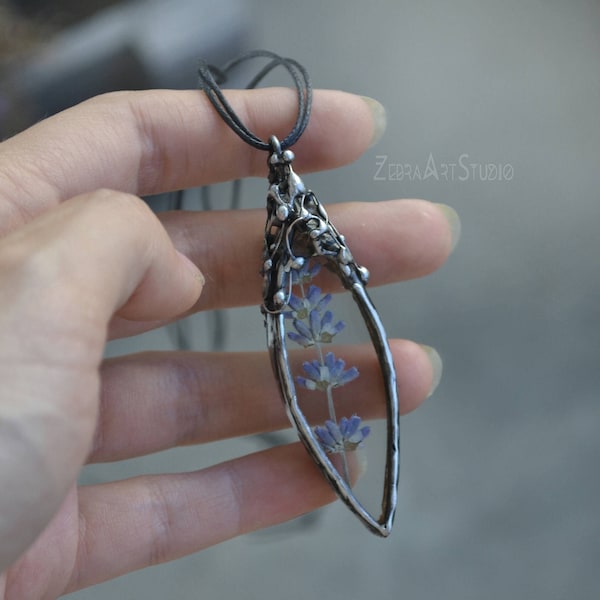 Collier lavande, pendentif lavande séchée, fleur sauvage, botanique, amoureux de la nature, mariée, colliers de demoiselles d'honneur, fleur séchée, cadeaux de conte de fées