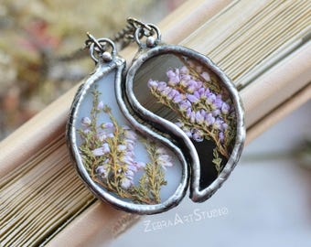 Friend necklaces Yin Yang pendants, Set of 2 Best Friend Gift, Stained Glass Connection Jewelry, Friendship, Heather flower Jewellery