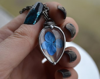 Real Hydrangea Necklace, Choker necklace, TearDrop Terrarium necklace, Suncatchers, Flower necklace, Memory necklace, Botanical, Gift