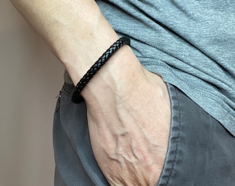 Pulsera de cuero trenzado - Negra - Cierre magnético de acero inoxidable - Ideal para hombre o mujer