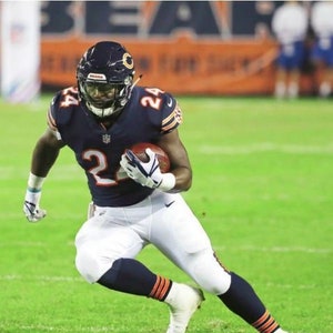 Jordan Howard  Chicago Bears Authentic Original 8x10 Action Photo
