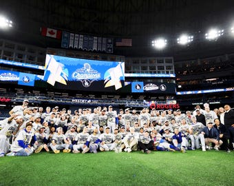 2025 Los Angeles Dodgers Back To Back World Series Champions 11 x 14 Team Photo