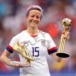 Megan Rapinoe Golden Shoe & Golden Ball USA Women&#39;s Soccer Team USNWT 8x10 Photo 2019 FIFA World Cup Champion