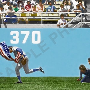 Rick Monday 1976 Chicago Cubs Saves Burning USA Flag Dodger Stadium 8x10 Photo