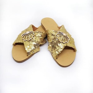 Sandalen. Ledersandalen. Gold sandalen. Frauen Sandalen. Geschenke für sie.