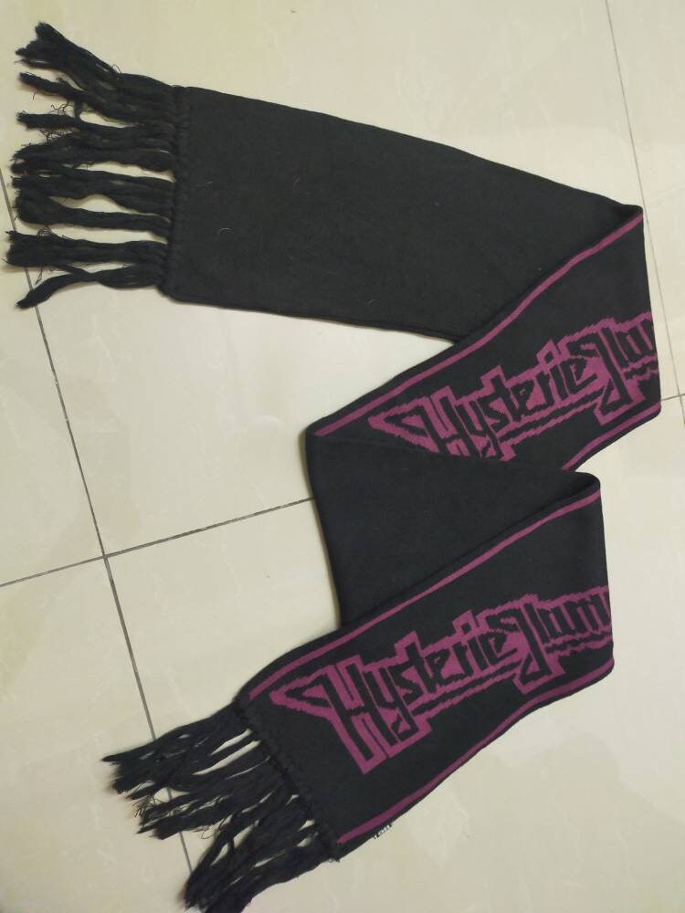 black muffler scarf