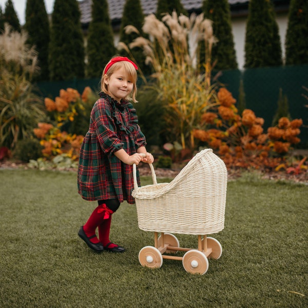 Wicker Baby Carriages, Stroller for Dolls,  Photo Props, Toddler, Newborn Baby Photographer, Trolley, Nursery Toy on Wheels