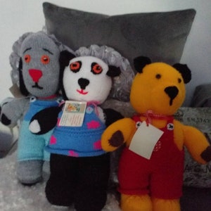 Sooty, Sweep & Soo toys Vintage knitted toys Sooty and Sweep and Soo bunting all having fun Sooty and Sweep unused 1970s vintage fabric xx bild 3