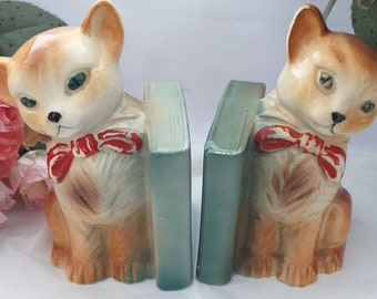 Cat bookends vintage kitsch 1950s gorgeous china miniature book ends wonderful colours so cute. Lovely hugging cat 1950s salt and pepper xx