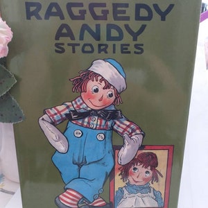 Rtagdy Andy Stories Buch von Johnny Gruelle mit Schutzumschlag. 1996 bei Simon & Schuster erschienen auch eine Puppe und Buch - Love Rtagdy Ann xx