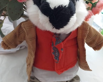 Wind in The Willows Toys Vintage Dowman Mr Badger and 1990s beany toys - Tood, Mole and Badger. Ratty large puppet by The puppet company xx
