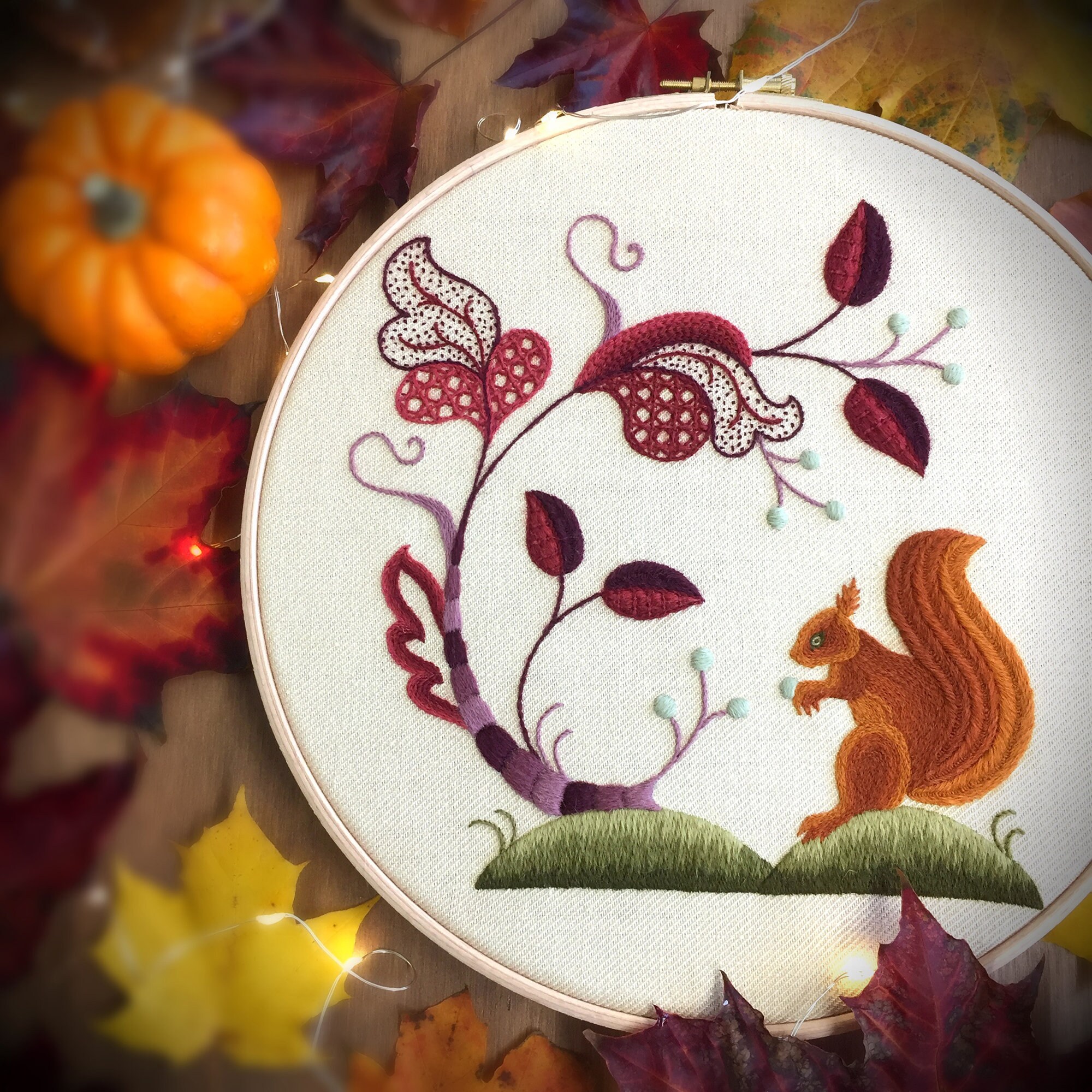 Crewel Embroidery Kit Hearts And Squirrels - Melbury Hill