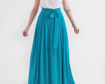 Turquoise bridesmaid skirt. Long pleated chiffon skirt wedding photo shoot. Formal evening garment with sash - 90+ colors