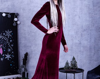 Velvet bridesmaid dress. Chic burgundy dress with train. Velvet floor length gown. - available in 5 colors