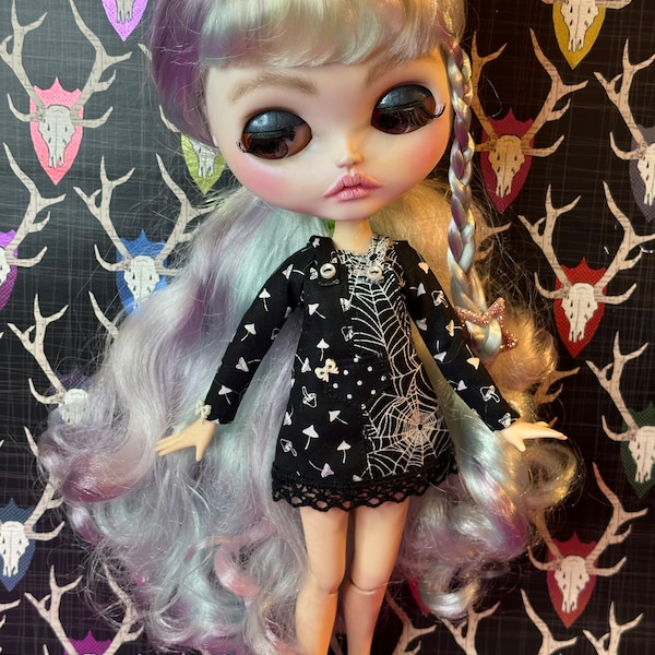 Halloween/Gothic Blythe doll clothes, doll dress