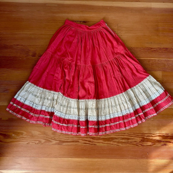 Vintage 1950s patio skirt with silver Rick rack
