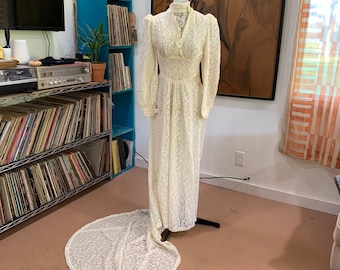 Late 1930s early 1940s lace wedding dress