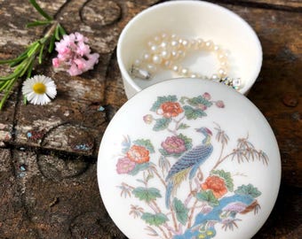 Wedgewood Deckelschale, Schmucktopf, Vogel, Wildblumen. Vintage Schmuckschale. Schminktisch Dekor.