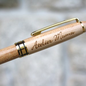 Gepersonaliseerde houten pen, uniek, origineel cadeau, ideale verjaardag, pensioen, personalisatie met gravure van de voornaam, op maat gegraveerd