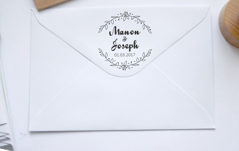 Tampon adresse ou mariage personnalisé, personnalisation d'enveloppe courrier, faire-part, noms texte, style floral, réalisé sur mesure image 5