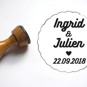 Tampon mariage personnalisé pour enveloppes, faire-parts, personnalisable avec vos prénoms et date, motif nuage coeur, fabriqué sur mesure