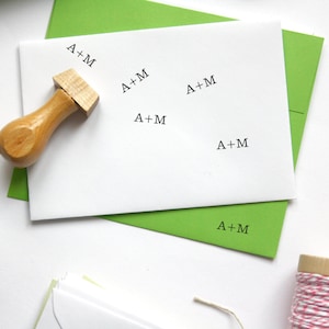 Gepersonaliseerde initialenstempel, monogram, personalisatie met uw letters, tekst, op maat gemaakt in Frankrijk, hout, kantooraccessoire