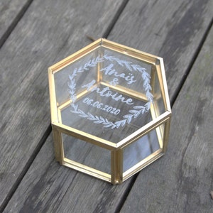 Custom glass and metal wedding ring box, cottage style, hexagon carrier alliance in glass personalized with your text, names and date image 3