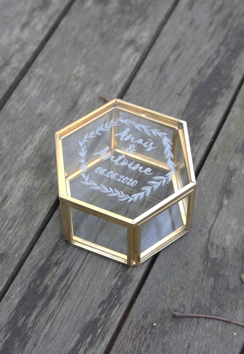 Custom glass and metal wedding ring box, cottage style, hexagon carrier alliance in glass personalized with your text, names and date image 3