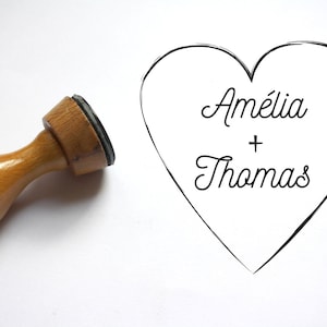 Hochzeitsherzstempel, personalisierbar mit den Vornamen von Braut und Bräutigam, um Ihre Einladungen, Briefe, Dekorationen nach Maß zu personalisieren