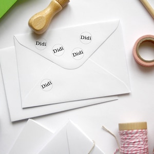 Anpassbare erste Runde Puffer, Monogramm, Anpassung mit Buchstaben, zusätzliche Büro angepasst für Mail, Umschläge