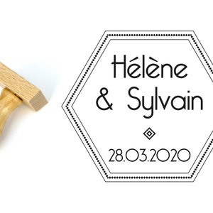 Tampon mariage personnalisable hexagone style Art Déco, tampon bois géométrique et graphique, personnalisations avec prénoms et date