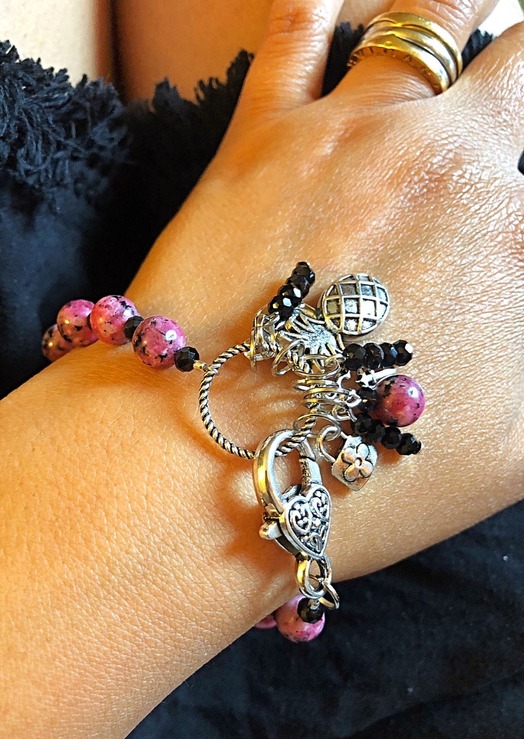 Red white pattern stretchy bracelet *** stone main image 0