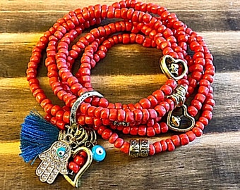 Stapel aus 6 Armbändern mit Quaste, Evil Eye Charm & Hamsa Hand mit Auge. Gypsyschmuck, Boho, Hippie Style, Sommer Stapel, Yoga Armband.