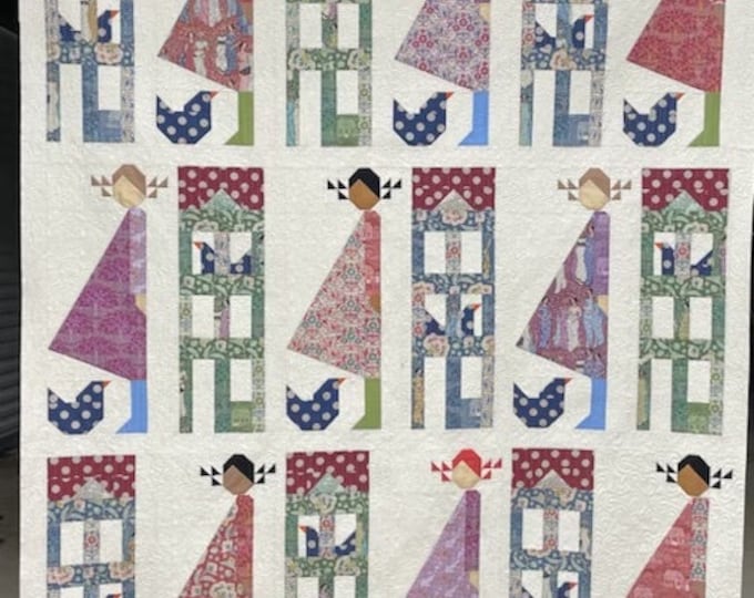 Happy Henhouse Quilted Blanket NCU0DK2398